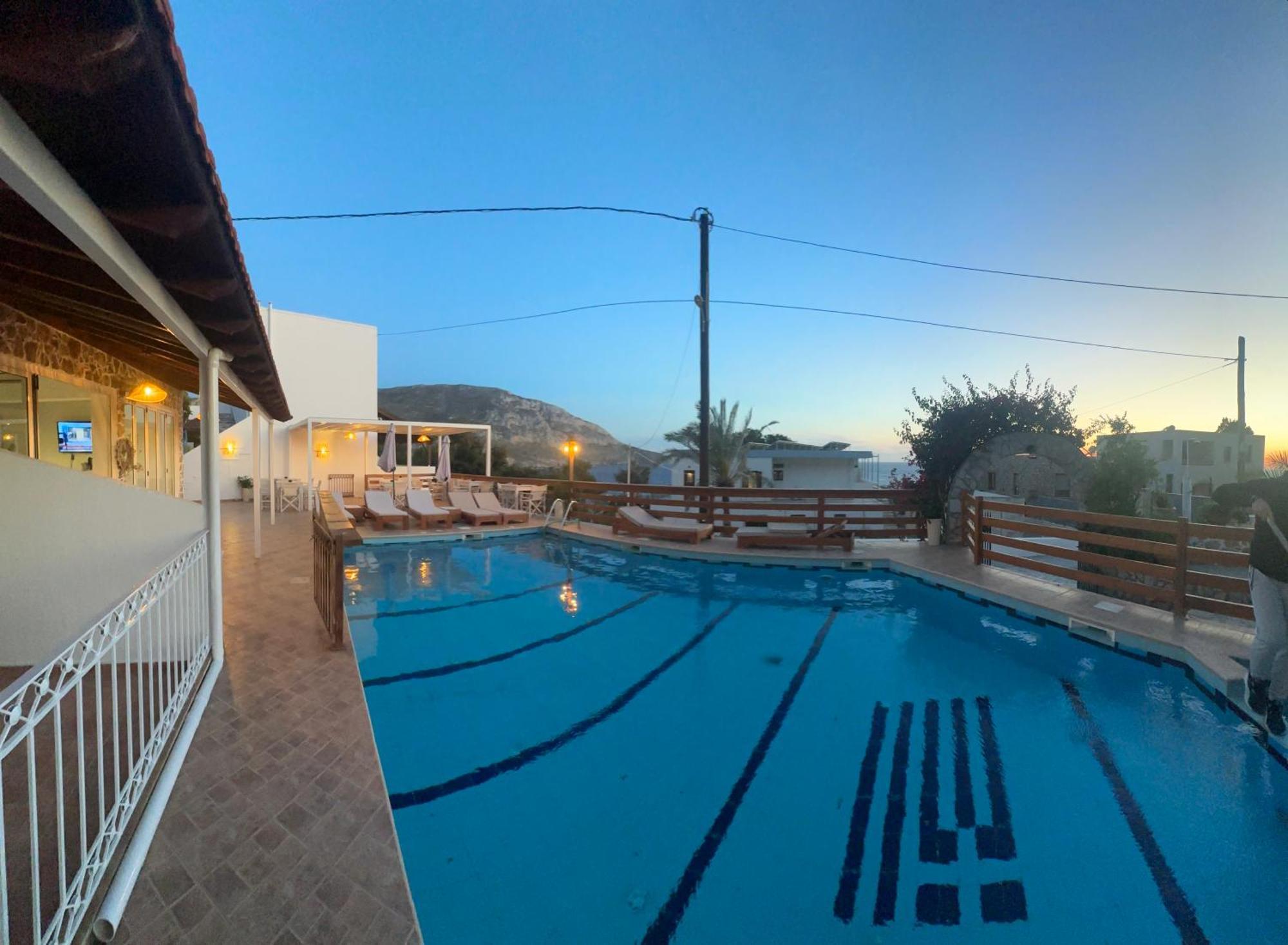 Mary Popi Lejlighedshotel Panormos  Eksteriør billede