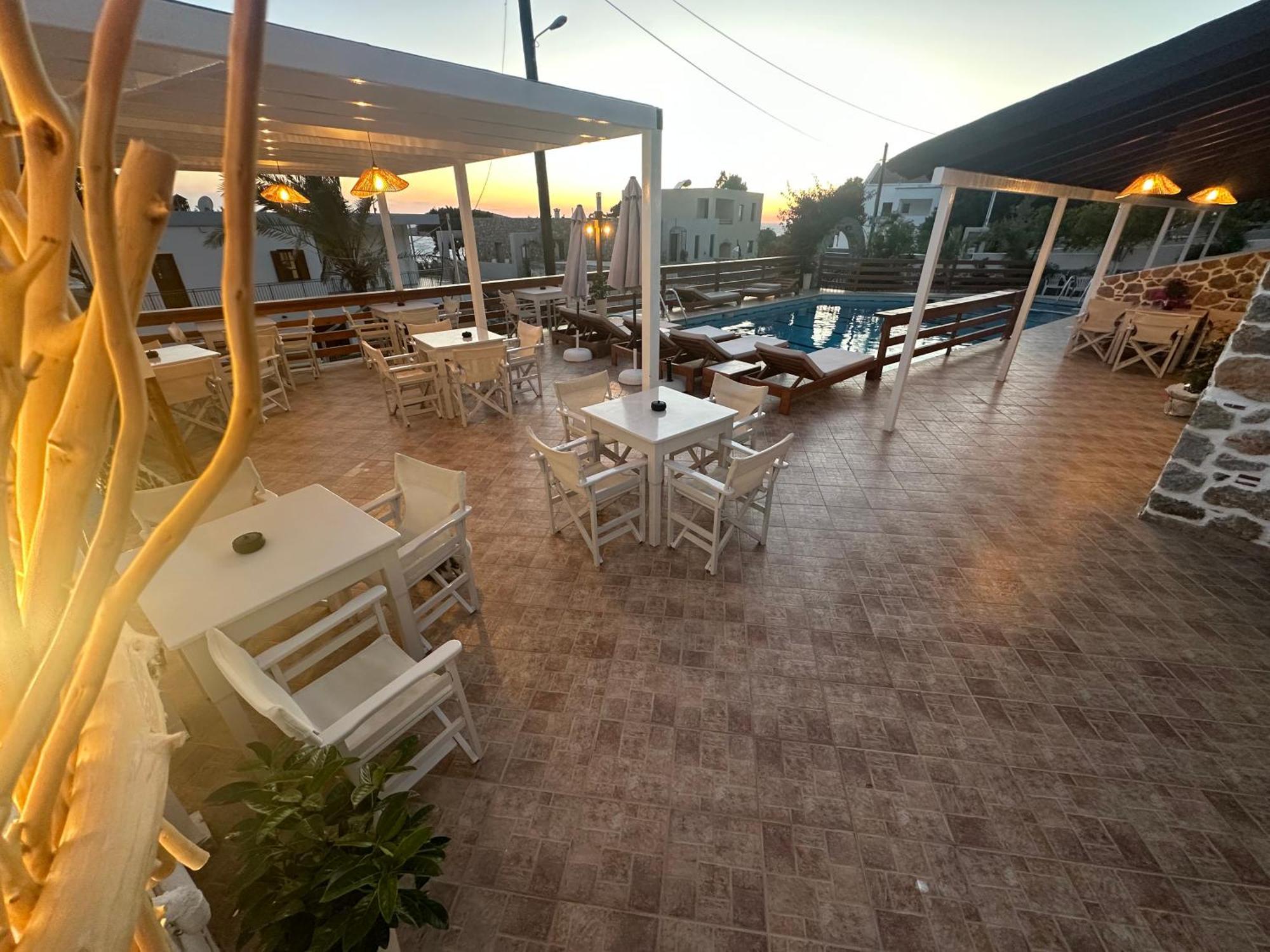 Mary Popi Lejlighedshotel Panormos  Eksteriør billede